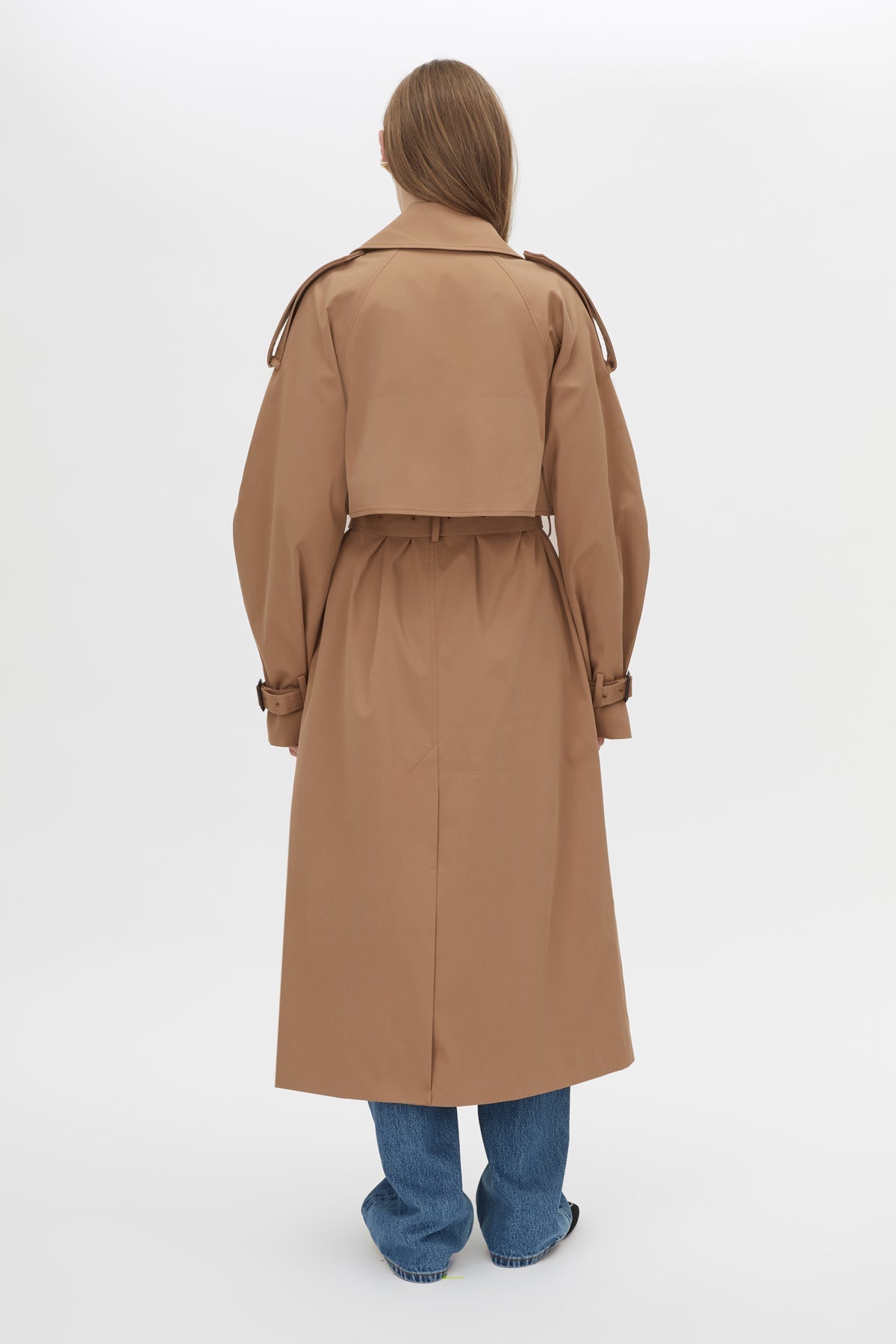 Back View CAMILLA AND MARC Nelle trench coat in toffee twill fabrication with an oversized fit.