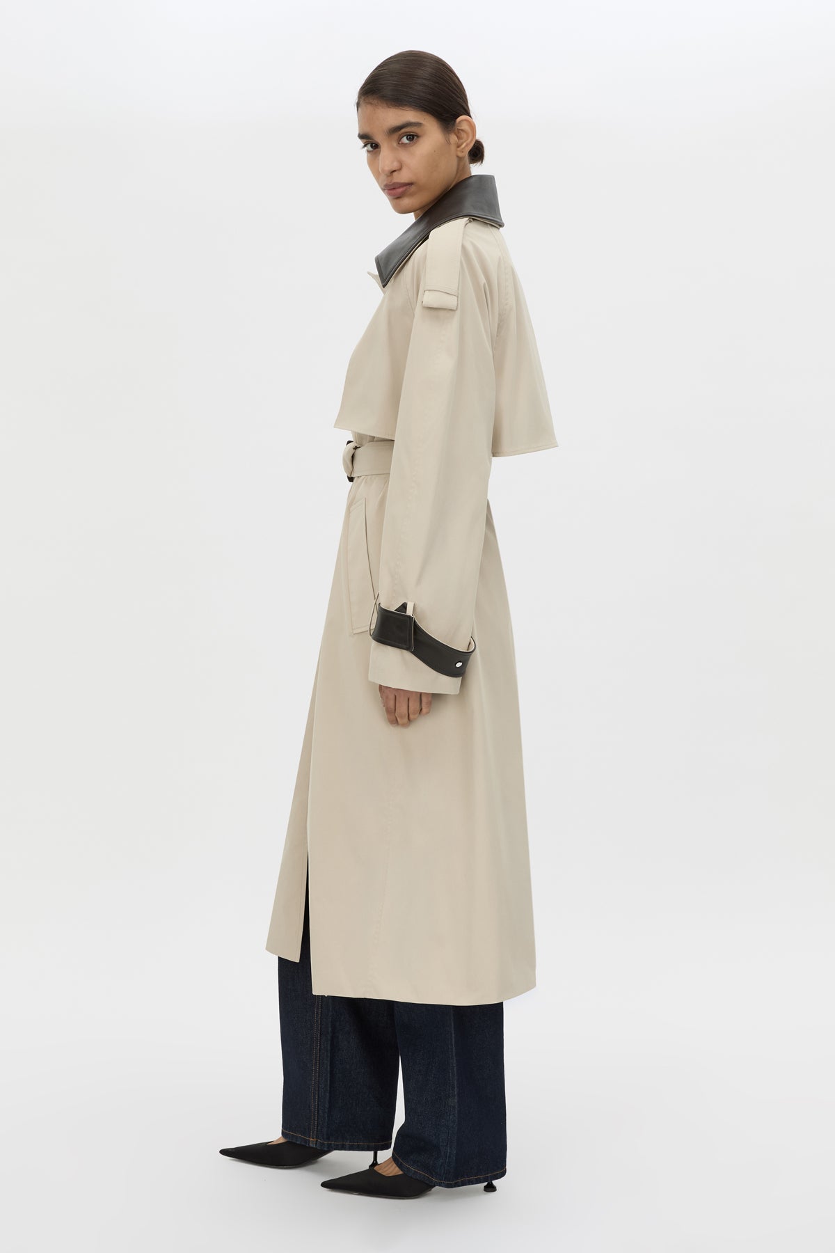 Passage Wide Sleeve Trench