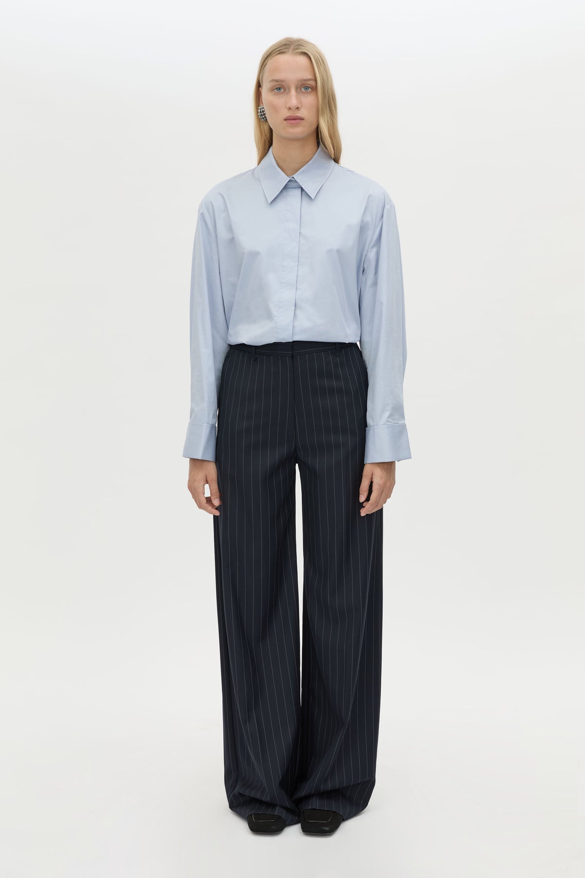 Front view CAMILLA AND MARC Tyler Long Sleeve Shirt in Sky Blue styled with the Brody Pant.